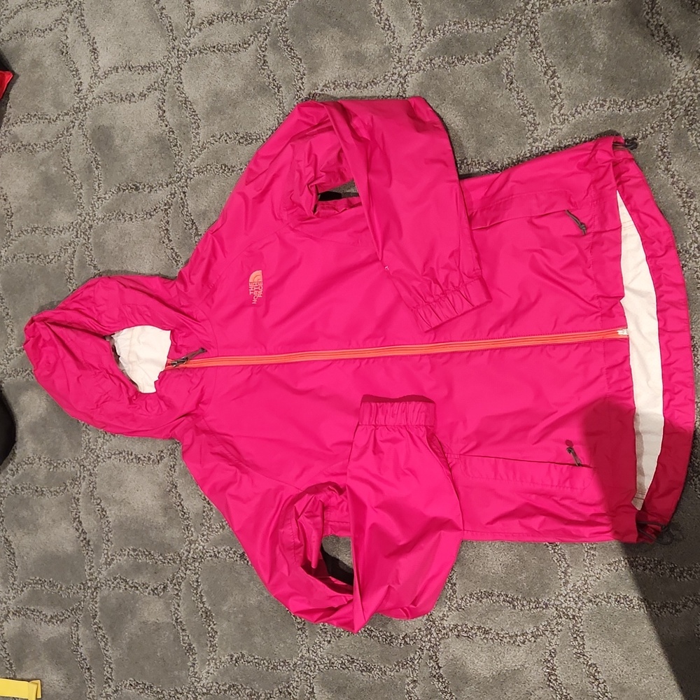 Like new North Face windbreaker